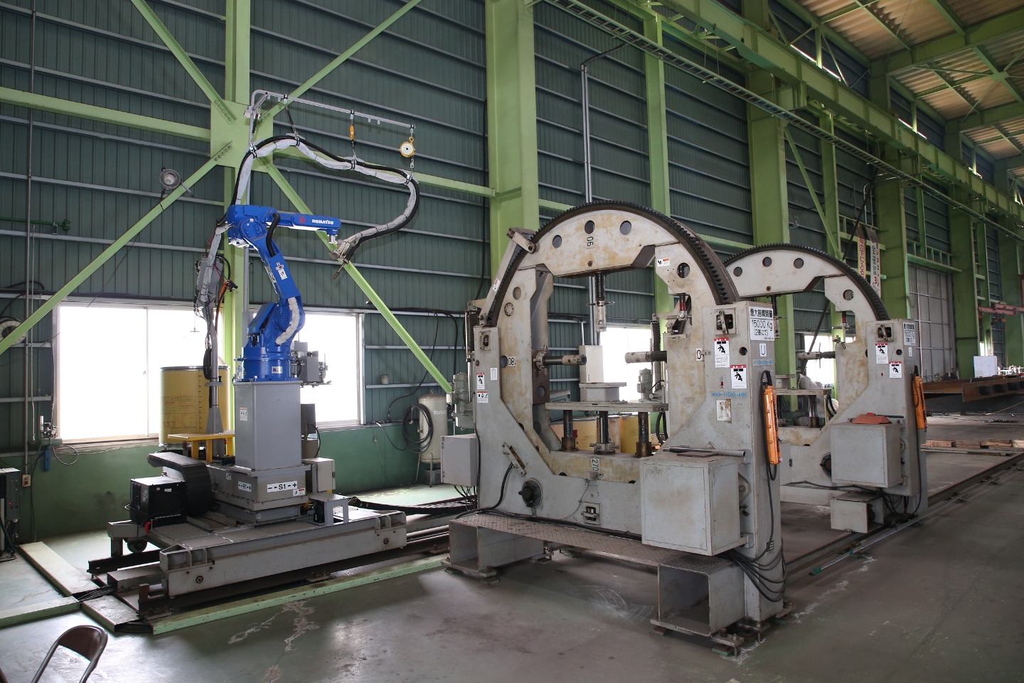 柱大組溶接ロボットシステム